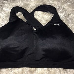 Black under armour spandex sports bra